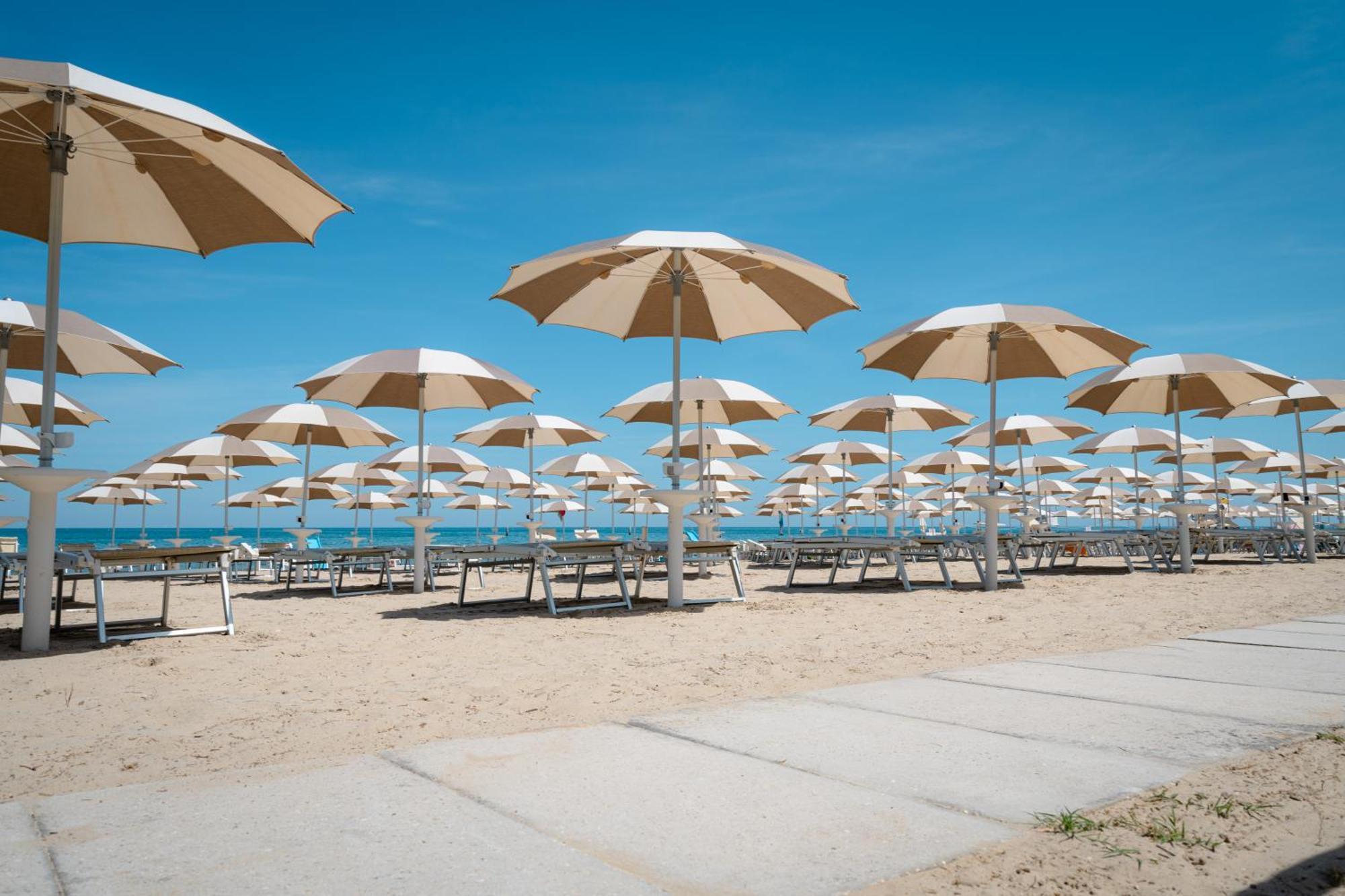 Club Del Sole Stork Family Collection Hotel Giulianova Eksteriør billede