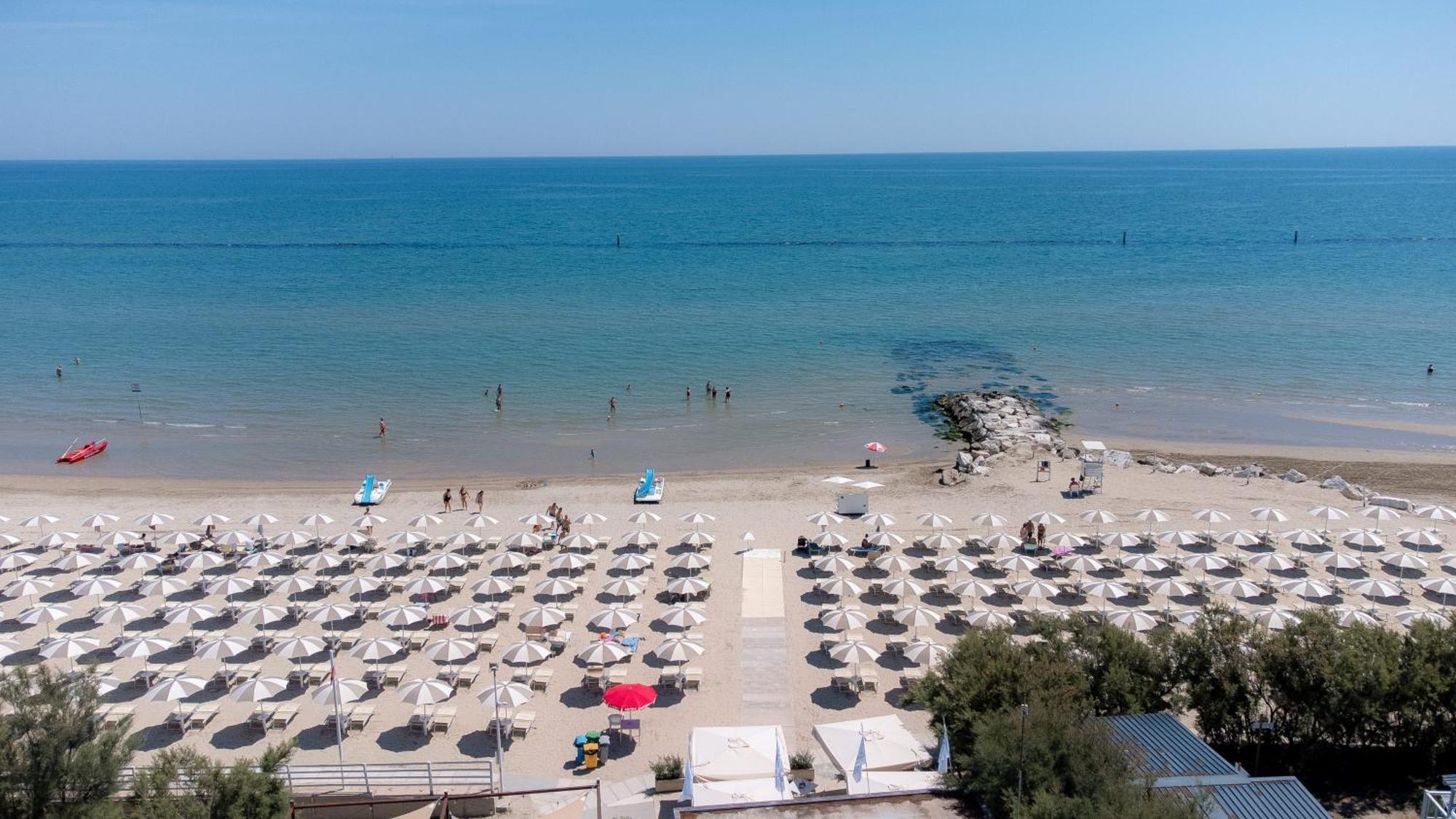 Club Del Sole Stork Family Collection Hotel Giulianova Eksteriør billede